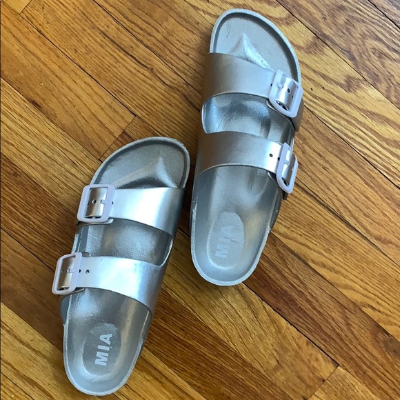 Mia Shoes - MIA Slide On Sandal Sliver